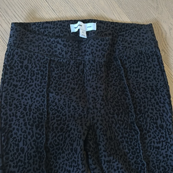 Old Navy Black velvet leopard patterned Stevie pant- size M TALL - Picture 3 of 6